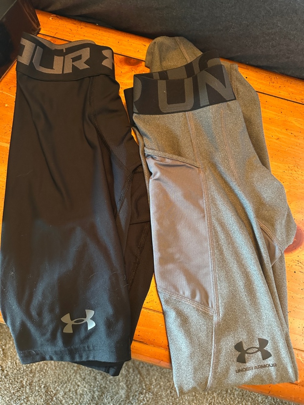 Under Armour Black & Gray Performance Leggings & shorts Duo